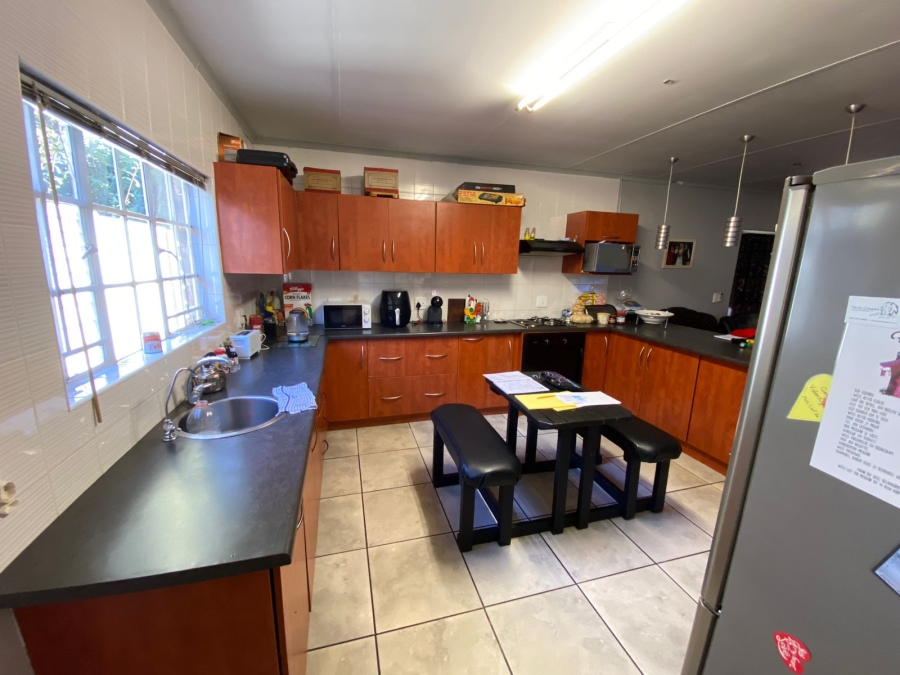 8 Bedroom Property for Sale in Baillie Park North West